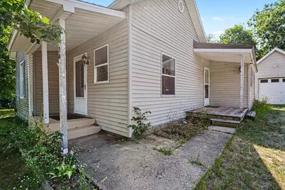 34 E Washington Street, Newaygo, MI 49337 - Photo 3