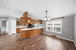 817 Savannah River Dr, Adrian, MI 49221 - Photo 9