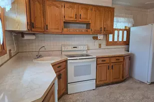 695 9th St, Wyandotte, MI 48192 - Photo 9