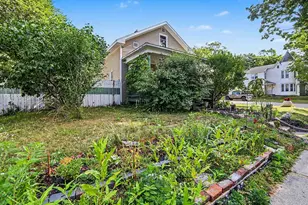 215 E Melendy St, Ludington, MI 49431 - Photo 21