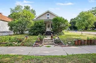 215 E Melendy St, Ludington, MI 49431 - Photo 3