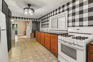 263 10th St, Manistee, MI 49660 - Photo 7