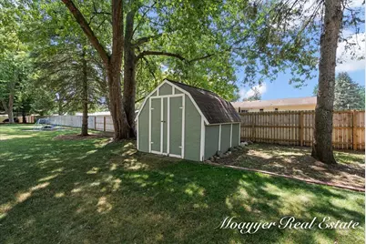 1758 Greenwoods Drive, Jenison, MI 49428 - Photo 11