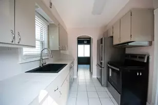 545 Van Allen St SE, Wyoming, MI 49548 - Photo 3
