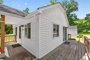 571 Crescent Lake Rd, Waterford, MI 48327 - Photo 3