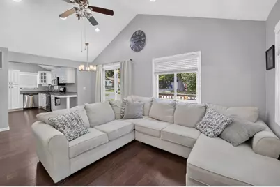 571 Crescent Lake Road, Waterford, MI 48327 - Photo 9