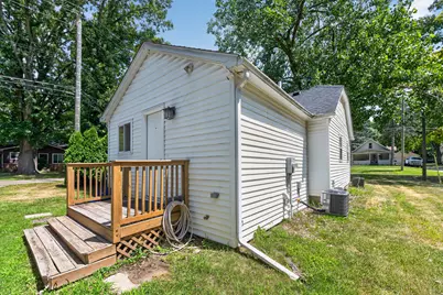 571 Crescent Lake Road, Waterford, MI 48327 - Photo 21
