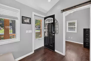 571 Crescent Lake Rd, Waterford, MI 48327 - Photo 5