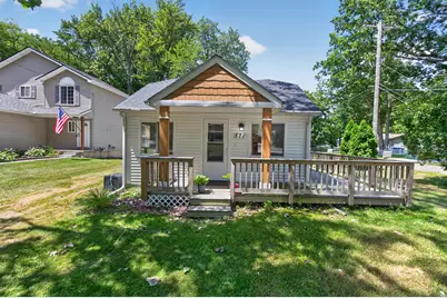 571 Crescent Lake Road, Waterford, MI 48327 - Photo 1