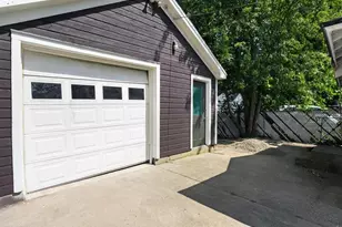 213 N Pleasant St, Jackson, MI 49202 - Photo 39