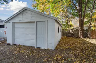 930 Backus St, Jackson, MI 49202 - Photo 25