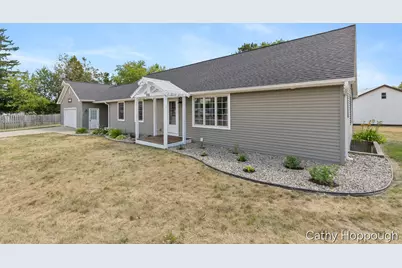 918 Emerald Circle, Lake Odessa, MI 48849 - Photo 3