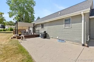 918 Emerald Cir, Lake Odessa, MI 48849 - Photo 47