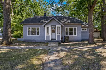 689 E Larch Avenue, Muskegon, MI 49442 - Photo 1