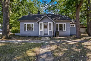 689 E Larch Ave, Muskegon, MI 49442 - Photo 1