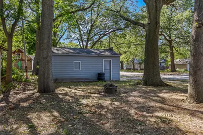 689 E Larch Avenue, Muskegon, MI 49442 - Photo 23