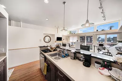 217 E Washington Street, Ann Arbor, MI 48104 - Photo 5