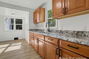 112 S Kenwood St, Muskegon, MI 49442 - Photo 11