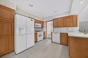 43646 Westridge Ln, Novi, MI 48167 - Photo 9