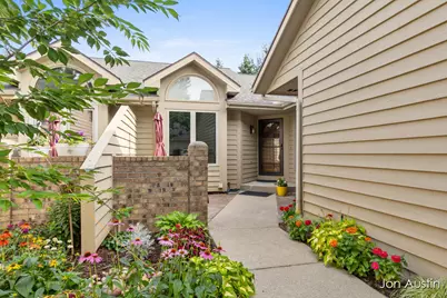 1845 Cross Bend Street NE, Grand Rapids, MI 49505 - Photo 1