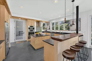 4061 Thornoaks Dr, Ann Arbor, MI 48104 - Photo 15