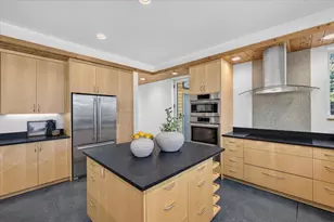 4061 Thornoaks Dr, Ann Arbor, MI 48104 - Photo 17