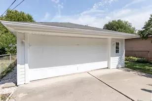 3985 Harding St, Dearborn Heights, MI 48125 - Photo 11