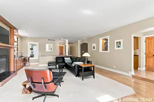 3235 Lakeview Dr, Allegan, MI 49010 - Photo 9