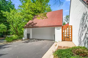 1019 Young Pl, Ann Arbor, MI 48105 - Photo 3