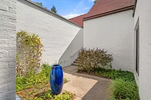 1019 Young Pl, Ann Arbor, MI 48105 - Photo 5