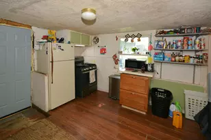 410 N Lagrave St, Paw Paw, MI 49079 - Photo 7