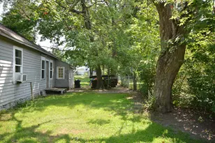 410 N Lagrave St, Paw Paw, MI 49079 - Photo 17