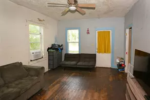 410 N Lagrave St, Paw Paw, MI 49079 - Photo 3
