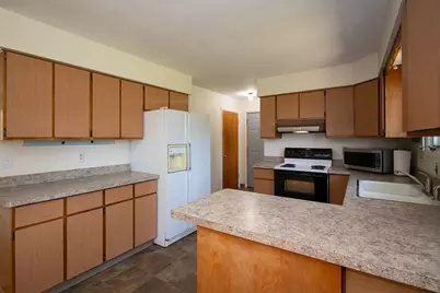 15 N Woodlawn Avenue N, Battle Creek, MI 49037 - Photo 11