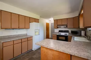 15 N Woodlawn Ave N, Battle Creek, MI 49037 - Photo 11