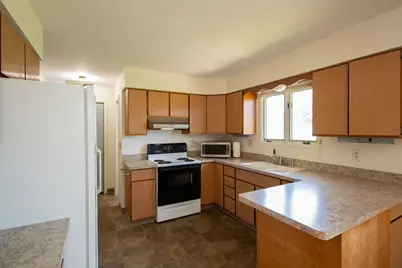 15 N Woodlawn Avenue N, Battle Creek, MI 49037 - Photo 9