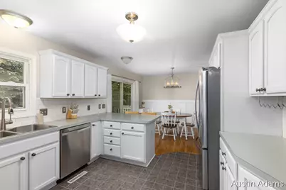 2110 Fawnwood Drive SE, Grand Rapids, MI 49508 - Photo 9