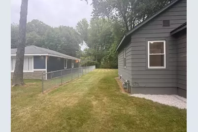 363 Searles Avenue, Benton Harbor, MI 49022 - Photo 15