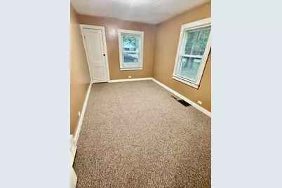 363 Searles Avenue, Benton Harbor, MI 49022 - Photo 7