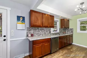 1728 Royal Oak St SW, Wyoming, MI 49519 - Photo 9