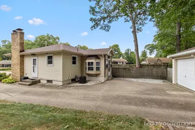 1728 Royal Oak Street SW, Wyoming, MI 49519 - Photo 27