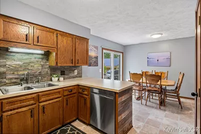 1504 40th Street SW, Wyoming, MI 49509 - Photo 5