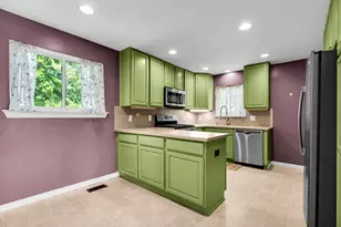 21009 Robinwood St, Farmington, MI 48336 - Photo 7