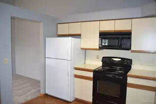 19259 Surrey Ln, Northville, MI 48167 - Photo 5