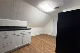 1221 Wells Pl, Kalamazoo, MI 49001 - Photo 3