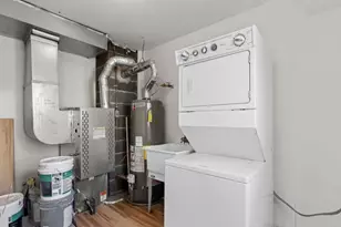 11354 Jackson Ave, Warren, MI 48089 - Photo 9
