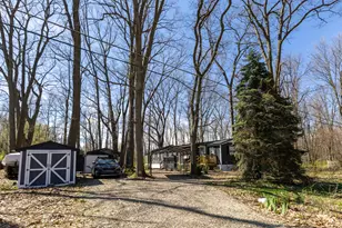 75070 Marie Dr, Lawton, MI 49065 - Photo 3