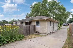 1859 Evergreen St SE, Grand Rapids, MI 49506 - Photo 19