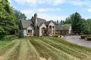 2086 Valleyview Dr, Ann Arbor, MI 48105 - Photo 3
