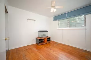 982 Desoto Ave, Ypsilanti, MI 48198 - Photo 15